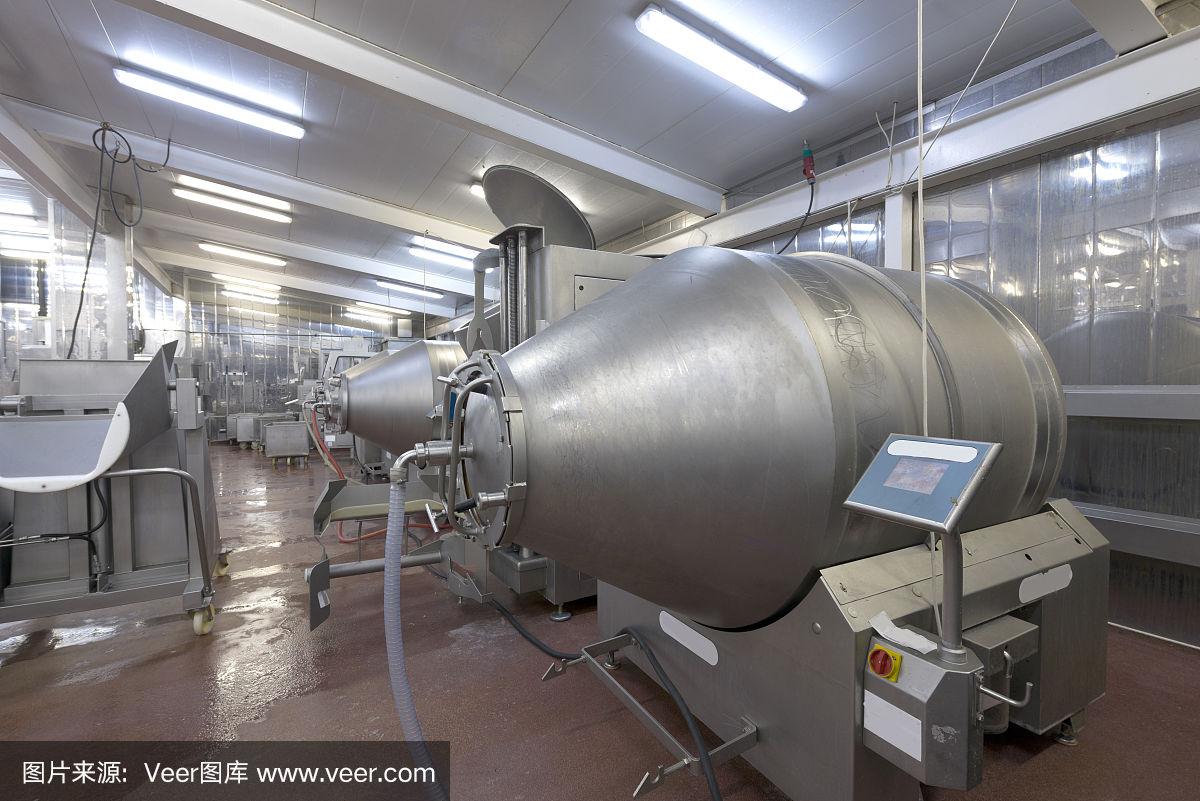 肉類產品在食品工廠生產線上的加工與準備